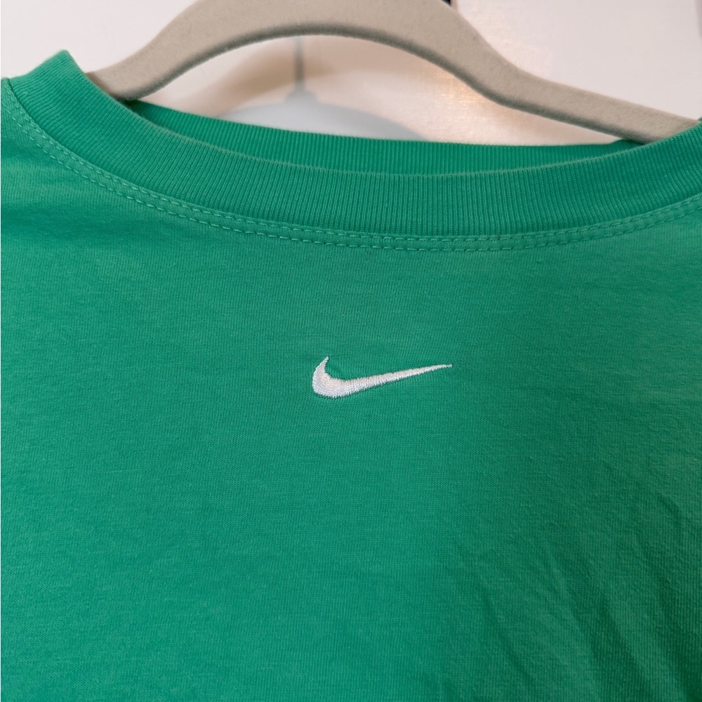 Nike Kelly Green Loose Fit Tee - Picture 2 of 4